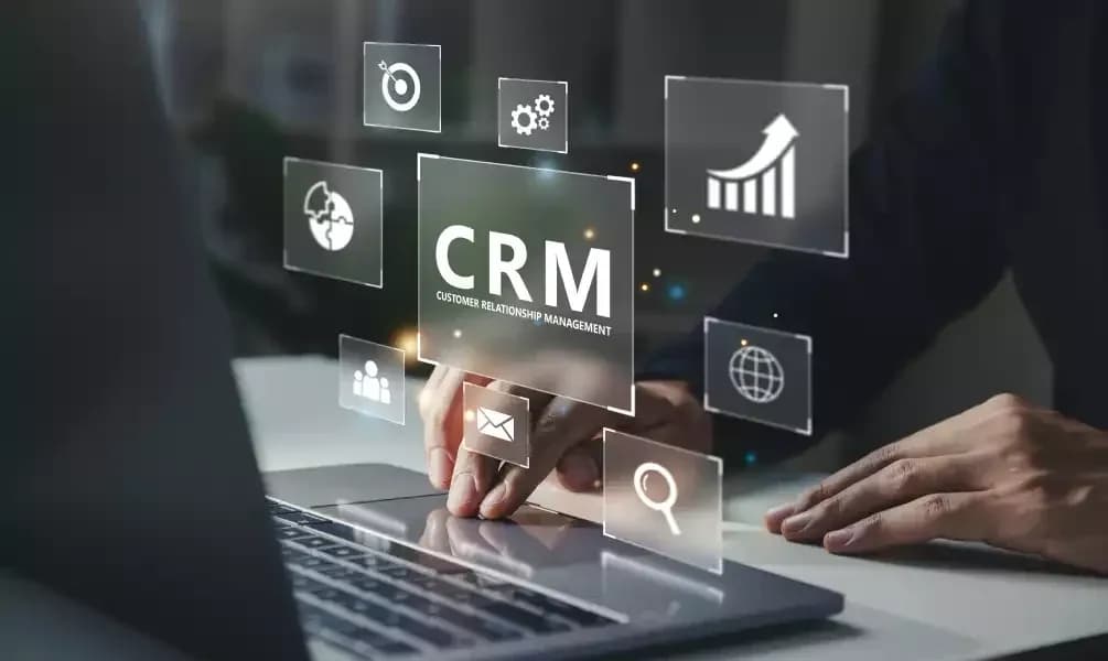 Teknik servis CRM ve çevrim içi iş takibi