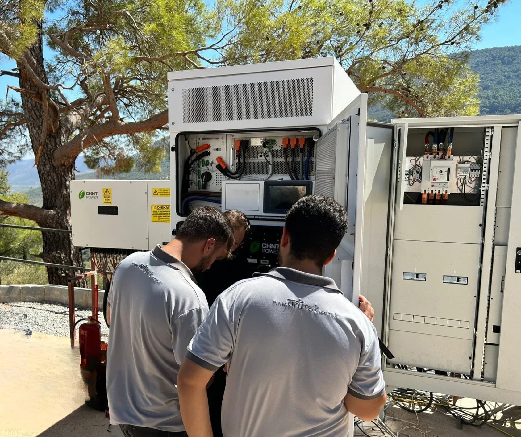 Türkiye’nin İlk Tam Off-Grid Ticari ve Endüstriyel Enerji Depolama Sistemi Devreye Alındı